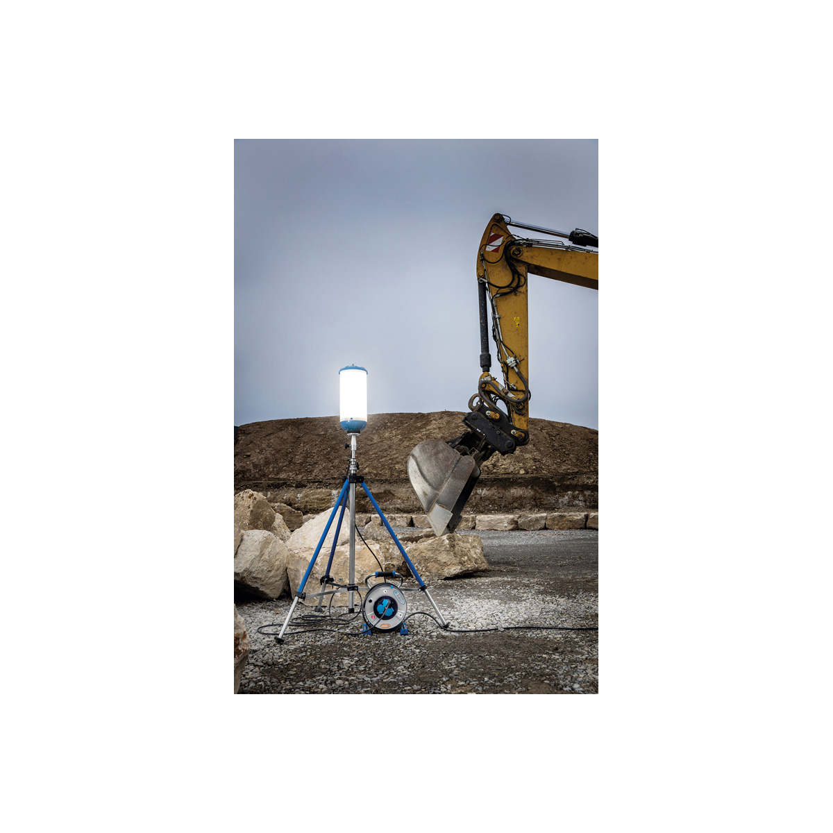 lag1104454 EnergyTube XL 200 W, mit Profi Stativ XXL 30.000 Lumen, Höhe 4,60m 60m 4011160198618