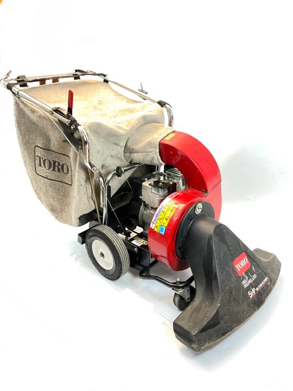 TORO 5hp Fahrbarer Rasensauger mit 4-Takt-Motor